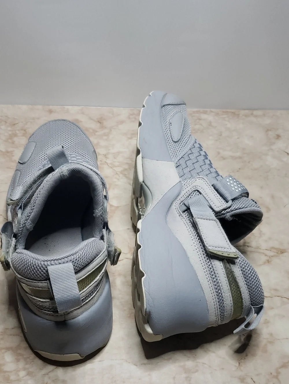 Jordan Light Gray Slip-On Athletic Sneakers with Strap Size  10